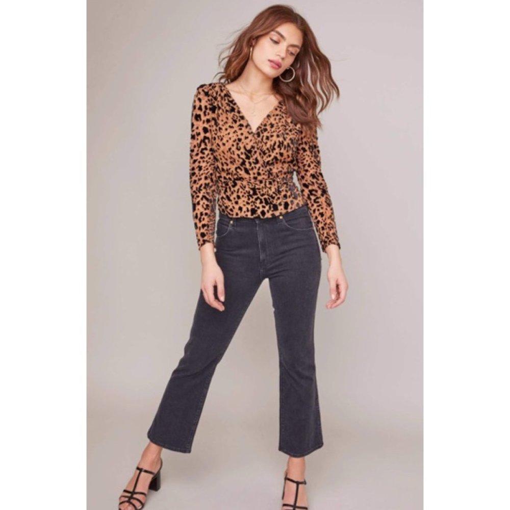 NEW! ASTR the Label Iris Leopard Print Top - Picture 3 of 4